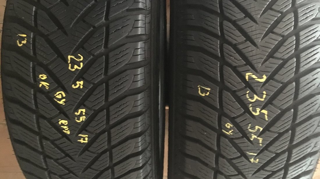 Set 2 anvelope iarna 235/55/17 marca GOODYEAR runflat