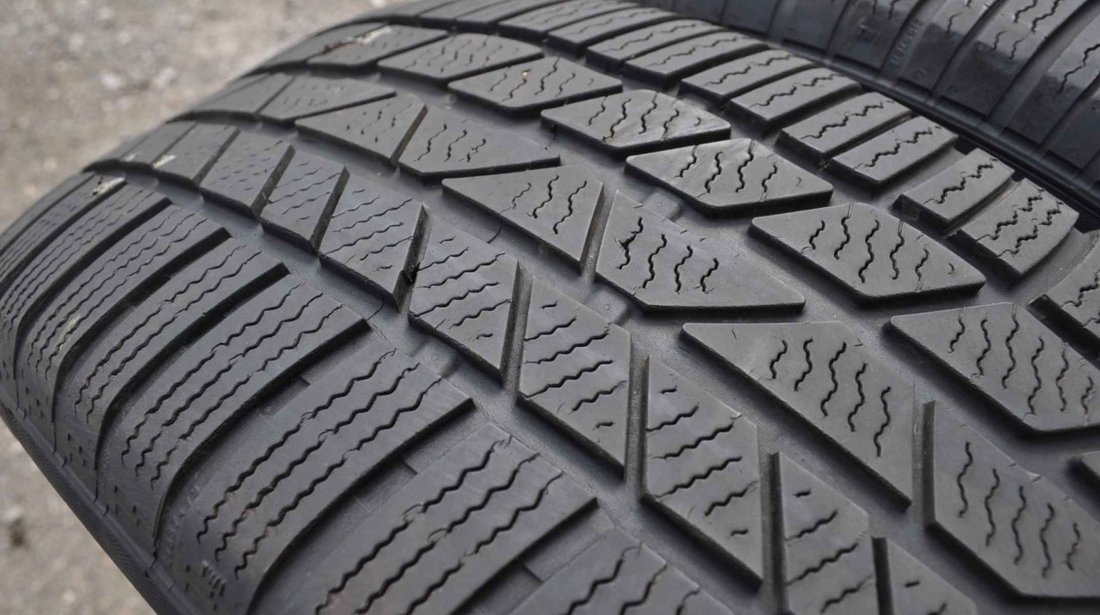 SET 2 Anvelope Iarna 235/55 R17 CONTINENTAL ContiWinterContact TS830P 103V - XL