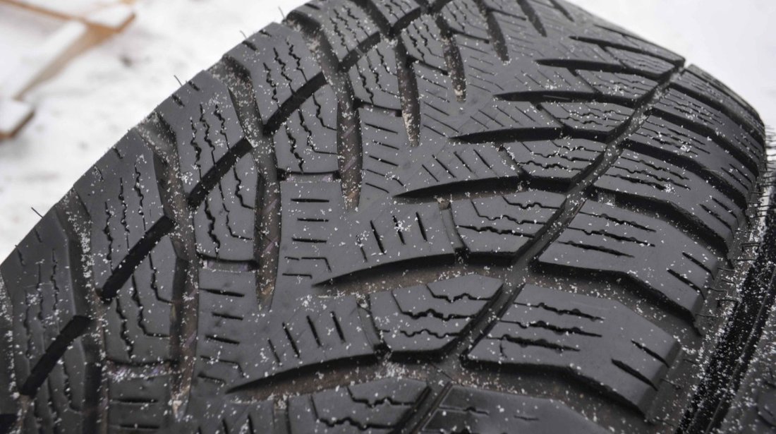 SET 2 Anvelope Iarna 235/55 R17 GOODYEAR ULTRA GRIP WRANGLER 103V