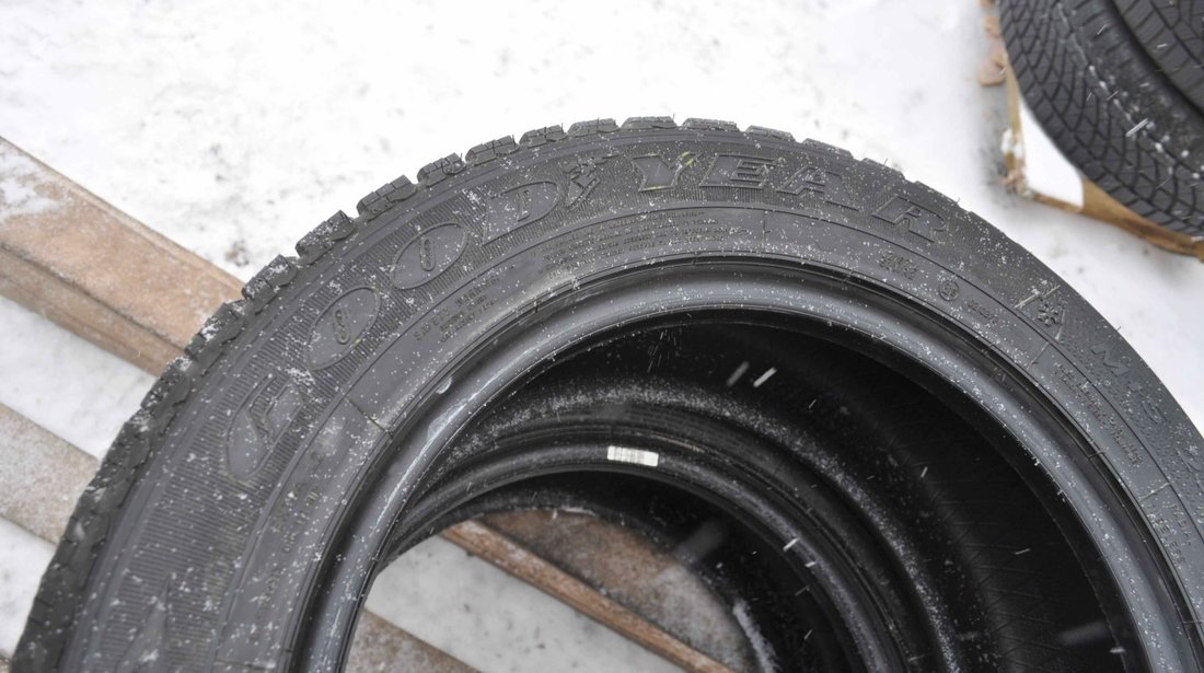 SET 2 Anvelope Iarna 235/55 R17 GOODYEAR ULTRA GRIP WRANGLER 103V