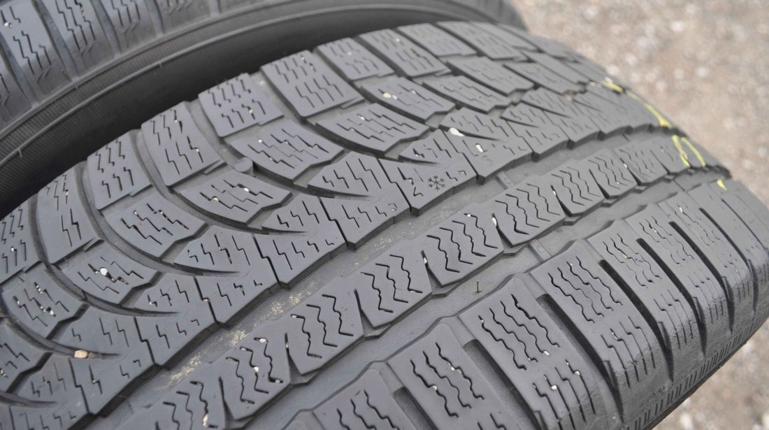 SET 2 Anvelope Iarna 235/55 R17 NOKIAN WR A4 103V - XL