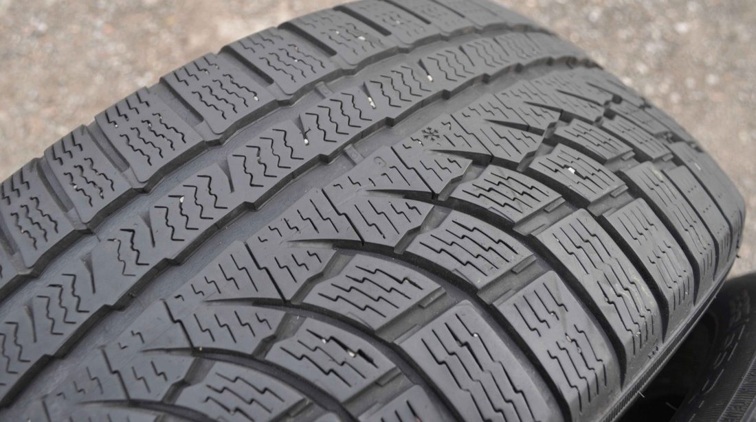 SET 2 Anvelope Iarna 235/55 R17 NOKIAN WR A4 103V - XL