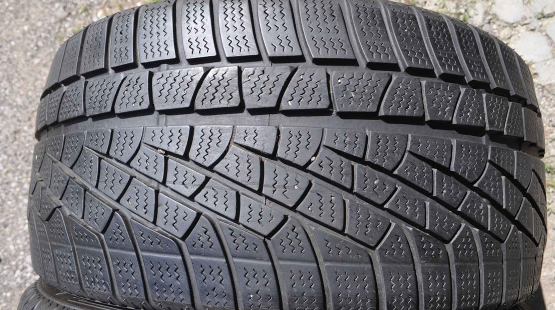 SET 2 Anvelope Iarna 245/35 R18 PIRELLI SottoZero Winter 240 Serie 1 92V