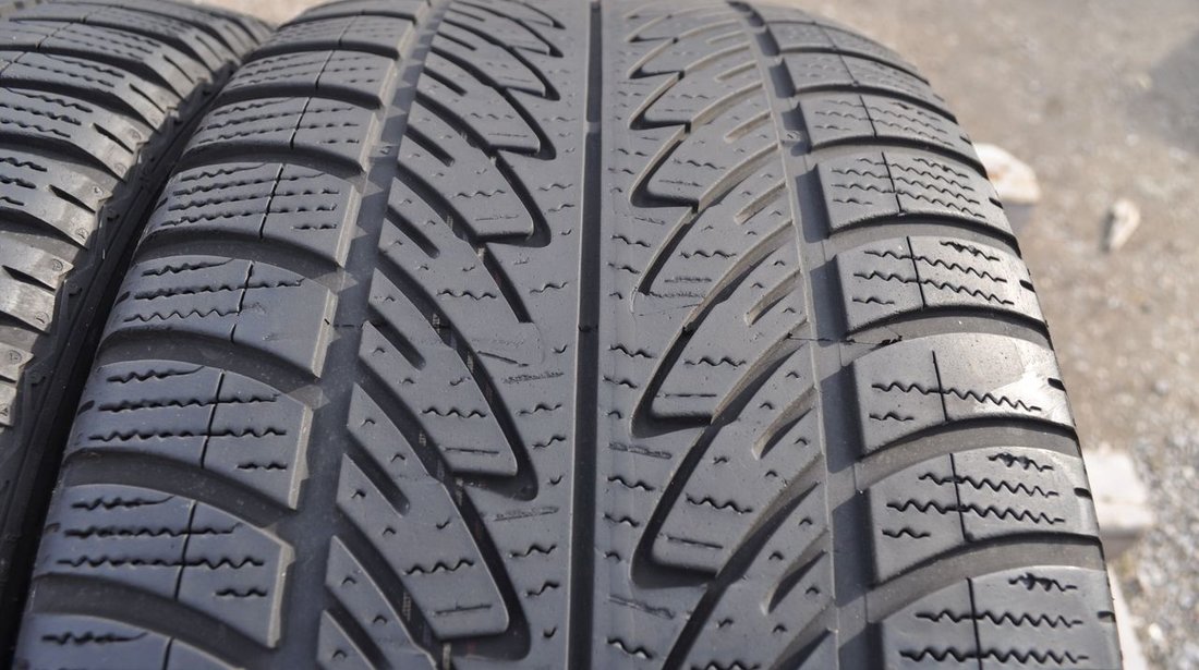 SET 2 Anvelope Iarna 255/40 R19 GOODYEAR ULTRAGRIP 8 PERFORMANCE 100V