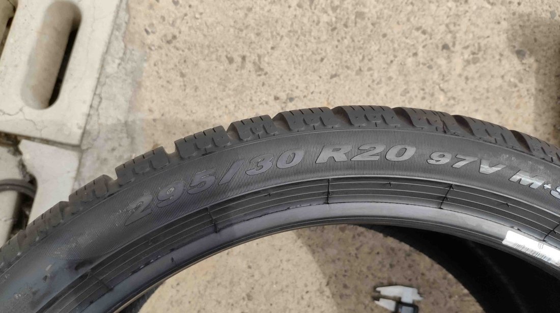 SET 2 Anvelope Iarna 295/30 R20 PIRELLI SottoZero Serie 2 Winter 240 97V