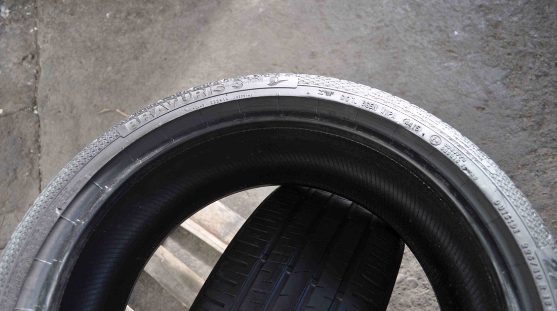 SET 2 Anvelope Vara 225/40 R18 BARUM Bravuris 3 92Y