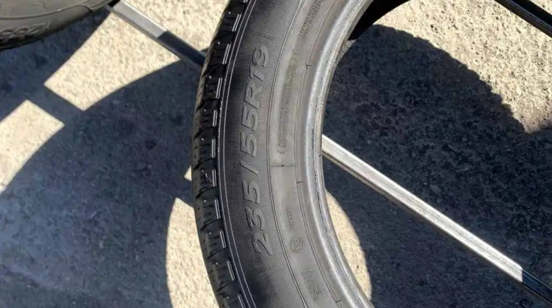 SET 2 Anvelope Vara 235/55 R19 GOODYEAR Efficient Grip SUV 105V