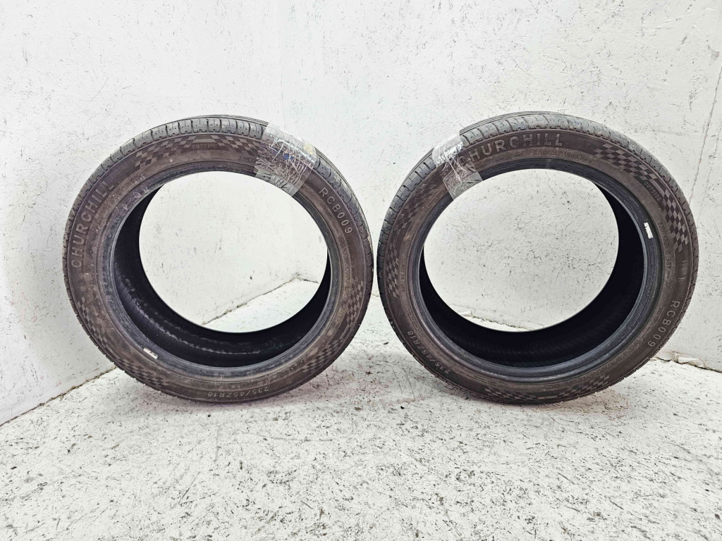 Set 2 anvelope vara Volkswagen Golf 5 (1K1) [Fabr 2004-2008] 235 / 45 ZR18