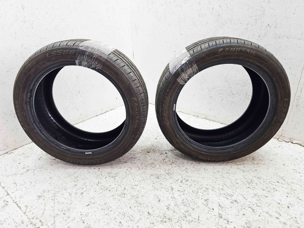 Set 2 anvelope vara Volkswagen Golf 5 (1K1) [Fabr 2004-2008] 235 / 45 / ZR17