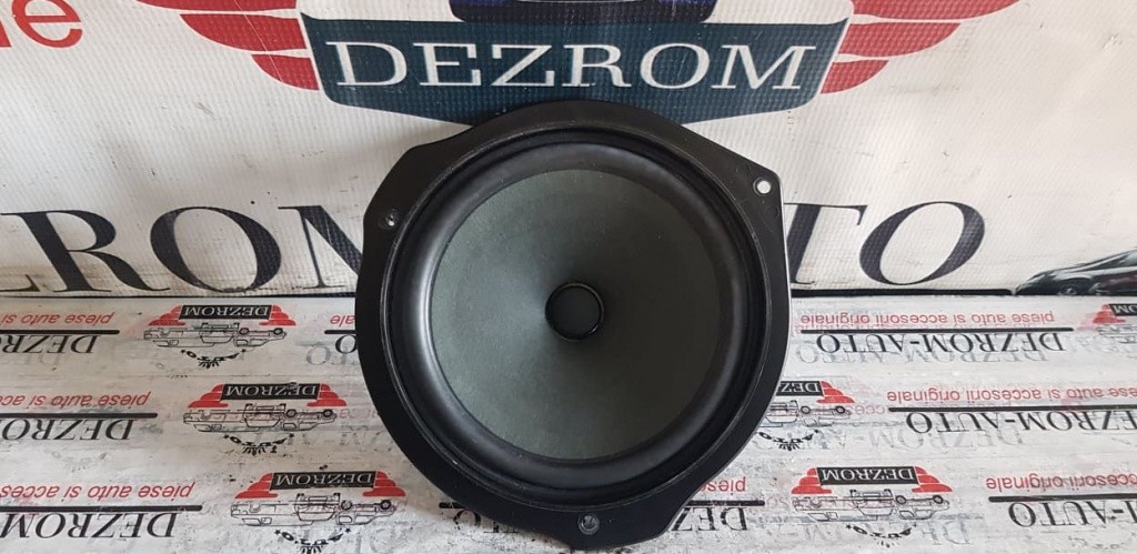 Set 2 boxe Mercedes-Benz GL (X166) cod piesa : A2049062401