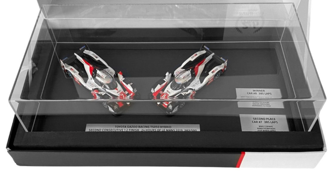 Set 2 Machete Oe Toyota Gazoo Racing TS050 #8 &amp; 7 Le Mans 2019 1-2 Finish Podium Set 1:43 Ediție Limitată TY14143JWM