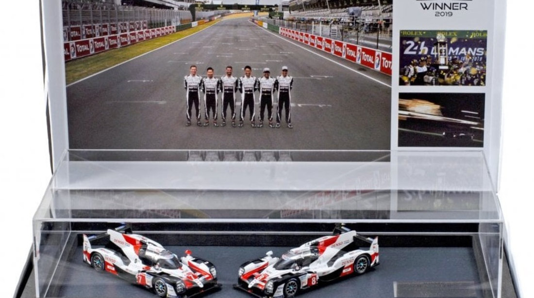 Set 2 Machete Oe Toyota Gazoo Racing TS050 #8 &amp; 7 Le Mans 2019 1-2 Finish Podium Set 1:43 Ediție Limitată TY14143JWM