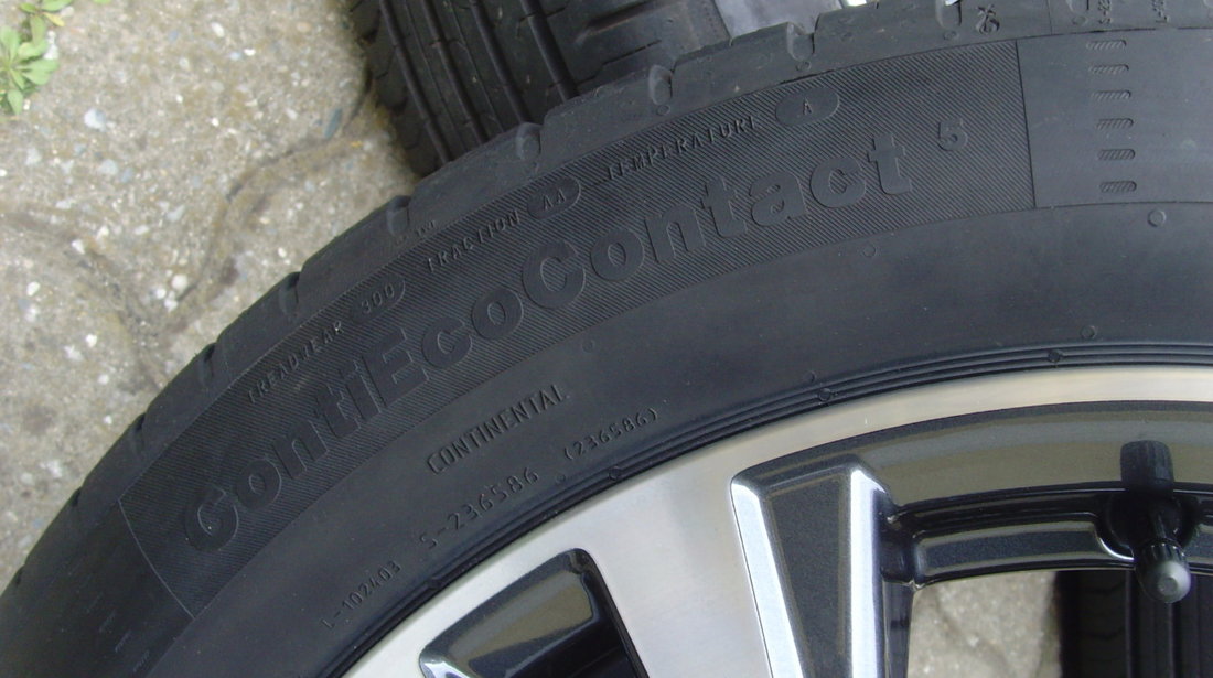 Set 4 anvelope de vara Noi 215/55 R18 99V Continental EcoContact 5