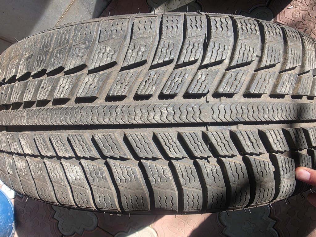 Set 4 anvelope iarnă 205 55 16 Syron