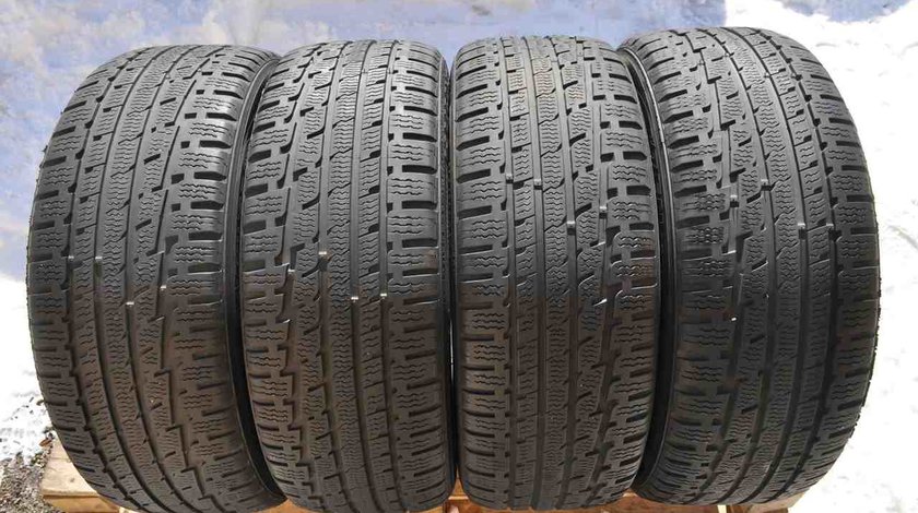 SET 4 Anvelope Iarna 205/50 R17 KUMHO IZEN KW27 ASYMMETRIC XRP 89V - Runflat