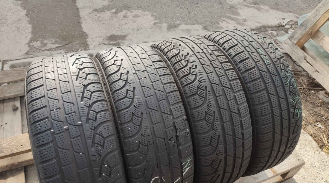 SET 4 Anvelope Iarna 205/50 R17 PIRELLI SottoZero Winter 210 Serie 2 93H - Runflat