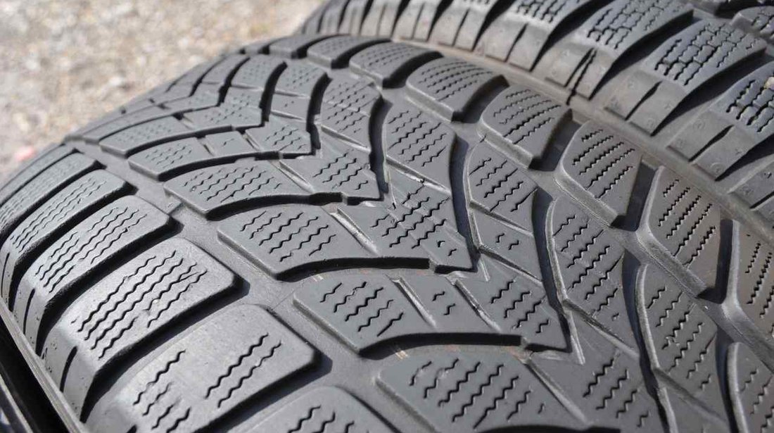 SET 4 Anvelope Iarna 205/55 R16 91H 4D DUNLOP