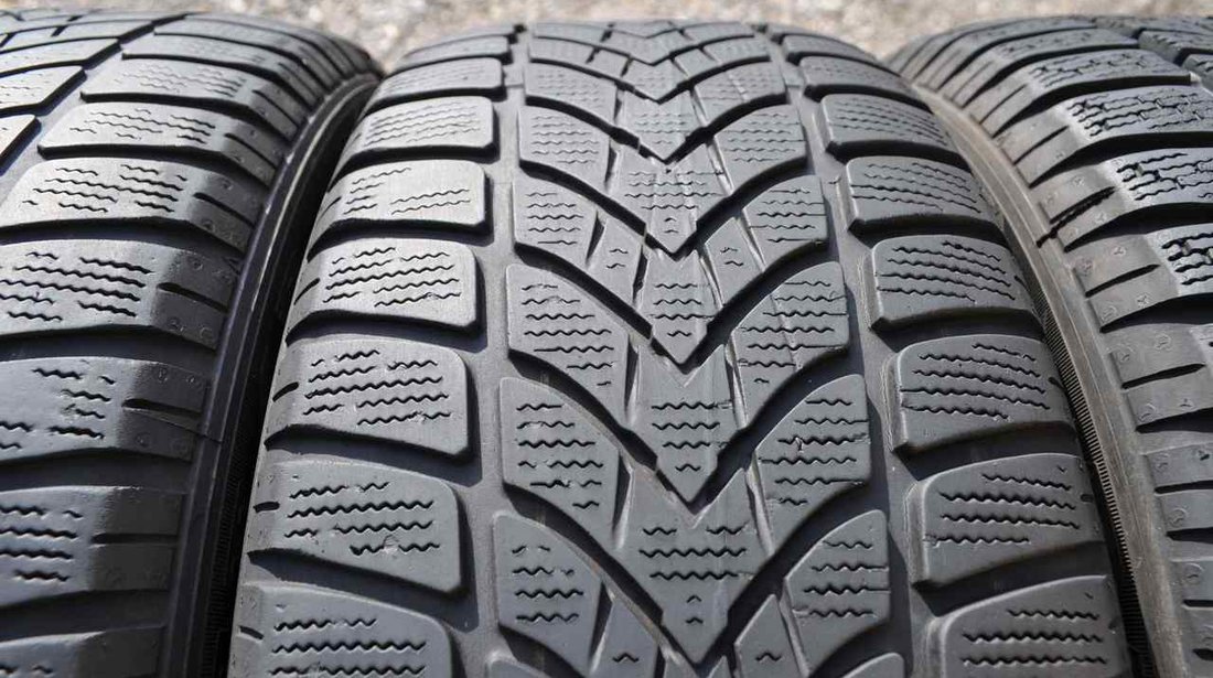 SET 4 Anvelope Iarna 205/55 R16 91H 4D DUNLOP