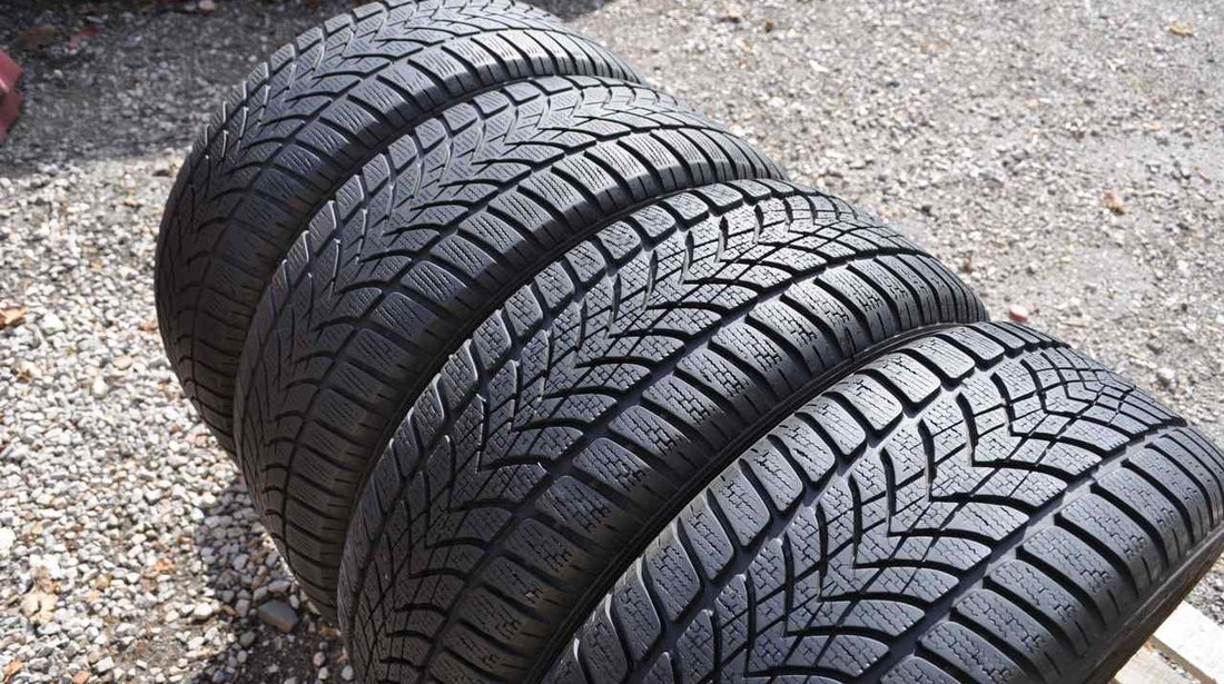 SET 4 Anvelope Iarna 205/55 R16 91H 4D DUNLOP