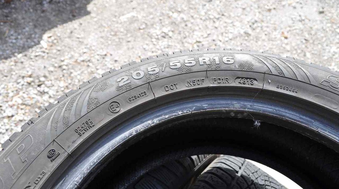 SET 4 Anvelope Iarna 205/55 R16 91H 4D DUNLOP