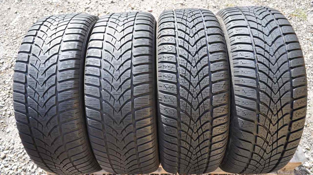 SET 4 Anvelope Iarna 205/55 R16 91H 4D DUNLOP