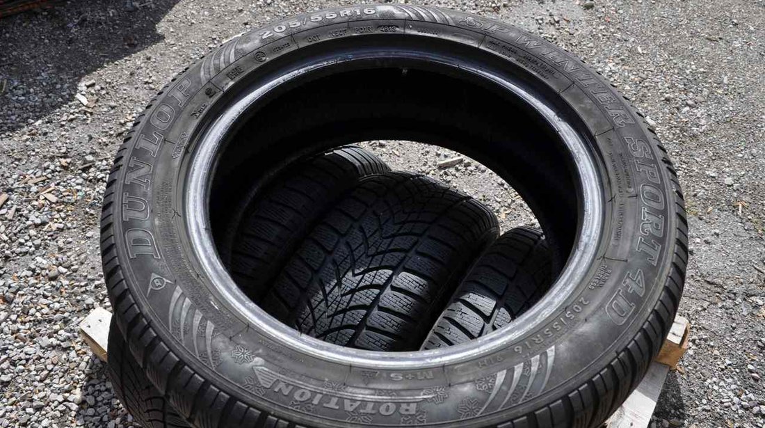 SET 4 Anvelope Iarna 205/55 R16 91H 4D DUNLOP