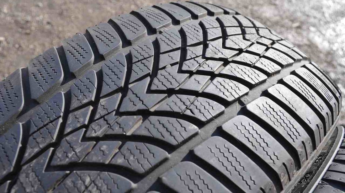 SET 4 Anvelope Iarna 205/55 R16 dtre DUNLOP WINTER 4D 91H