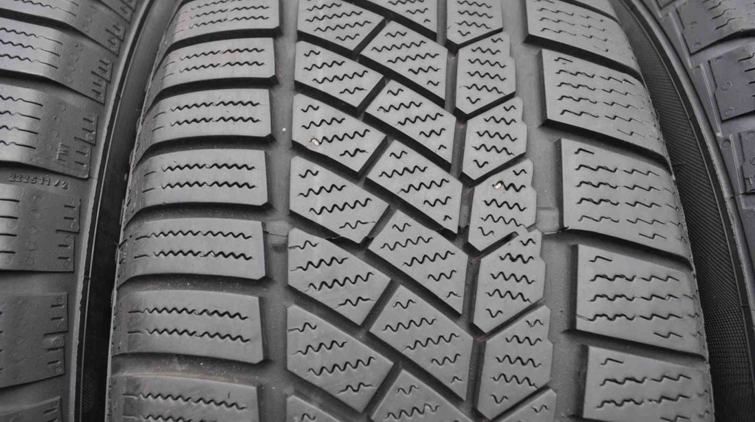 SET 4 Anvelope Iarna 205/60 R16 CONTINENTAL ContiWinterContact TS830P 92H - Runflat