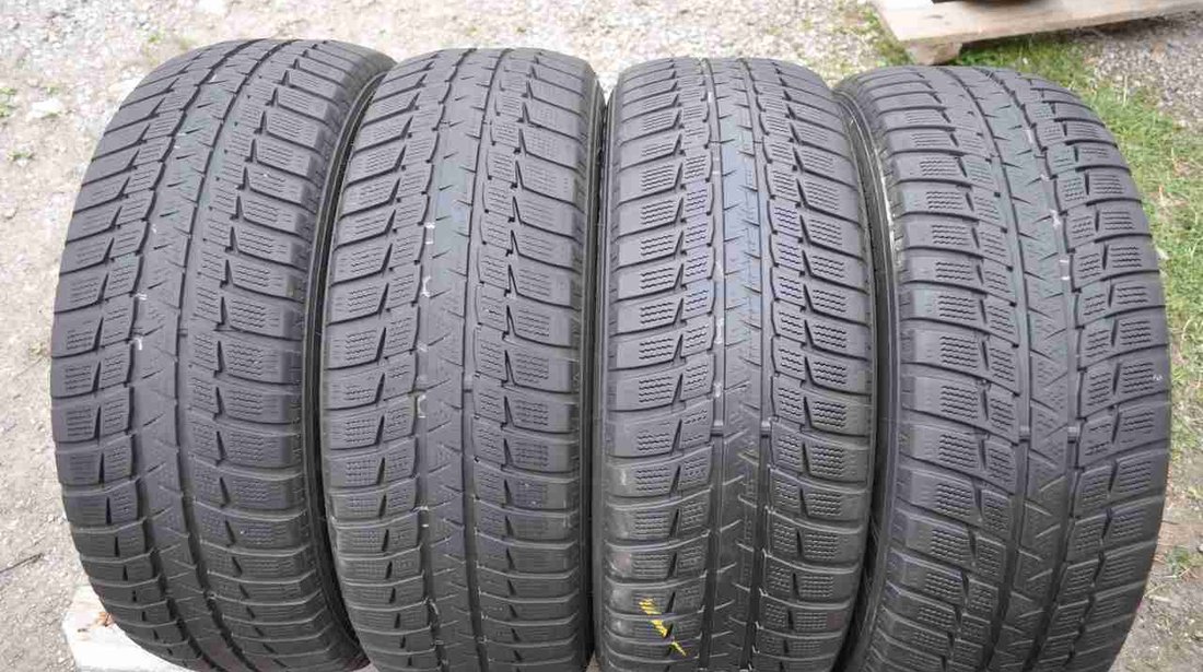 SET 4 Anvelope Iarna 205/60 R16 FALKEN HS449 EUROWINTER 96H