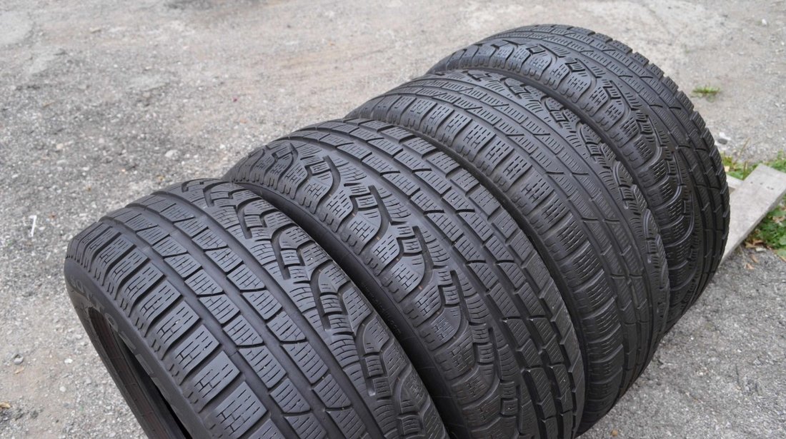 SET 4 Anvelope Iarna 205/60 R16 PIRELLI SOTTOZERO WINTER 210 96H