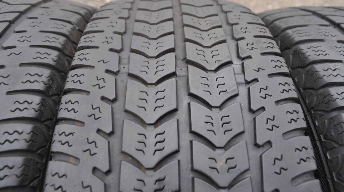 SET 4 Anvelope Iarna 205/65 R16C SEMPERIT VAN GRIP 2 107/105T