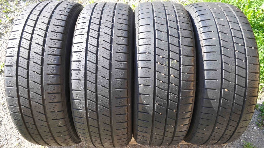 SET 4 Anvelope Iarna 215/60 R17C GOODYEAR CARGO VECTOR 2 109/107T