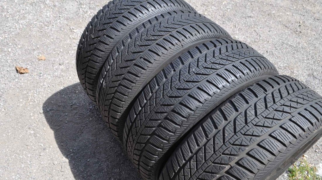 SET 4 Anvelope Iarna 215/65 R16 FULDA KRISTALL CONTROL HP 98H