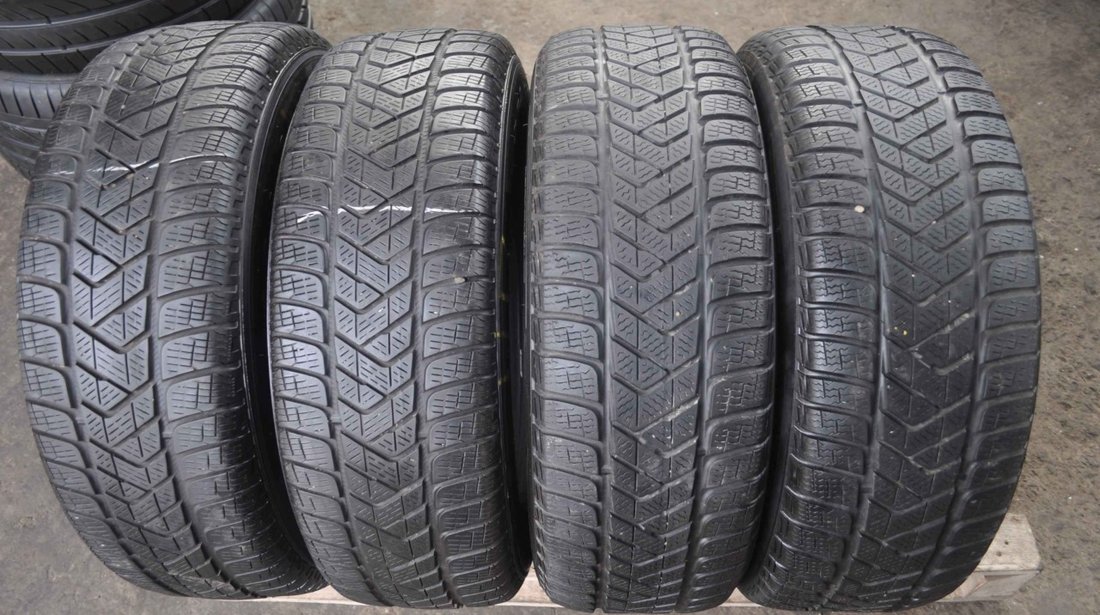 SET 4 Anvelope Iarna 215/65 R16 PIRELLI SottoZero 3 98H