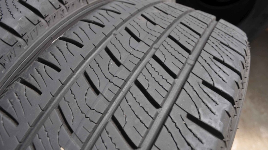 SET 4 Anvelope Iarna 215/65 R16C GOODYEAR CargoVector 2 106/104T