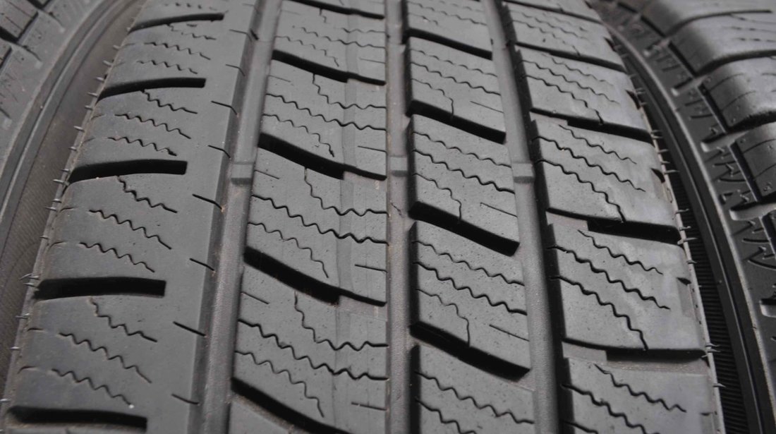 SET 4 Anvelope Iarna 215/65 R16C GOODYEAR CargoVector 2 106/104T