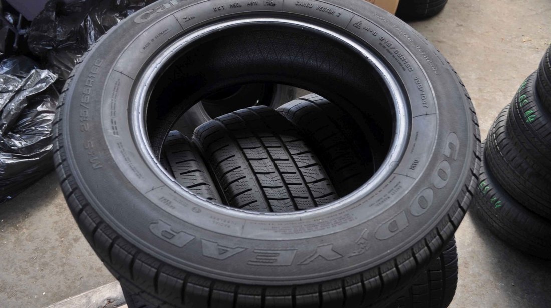 SET 4 Anvelope Iarna 215/65 R16C GOODYEAR CargoVector 2 106/104T