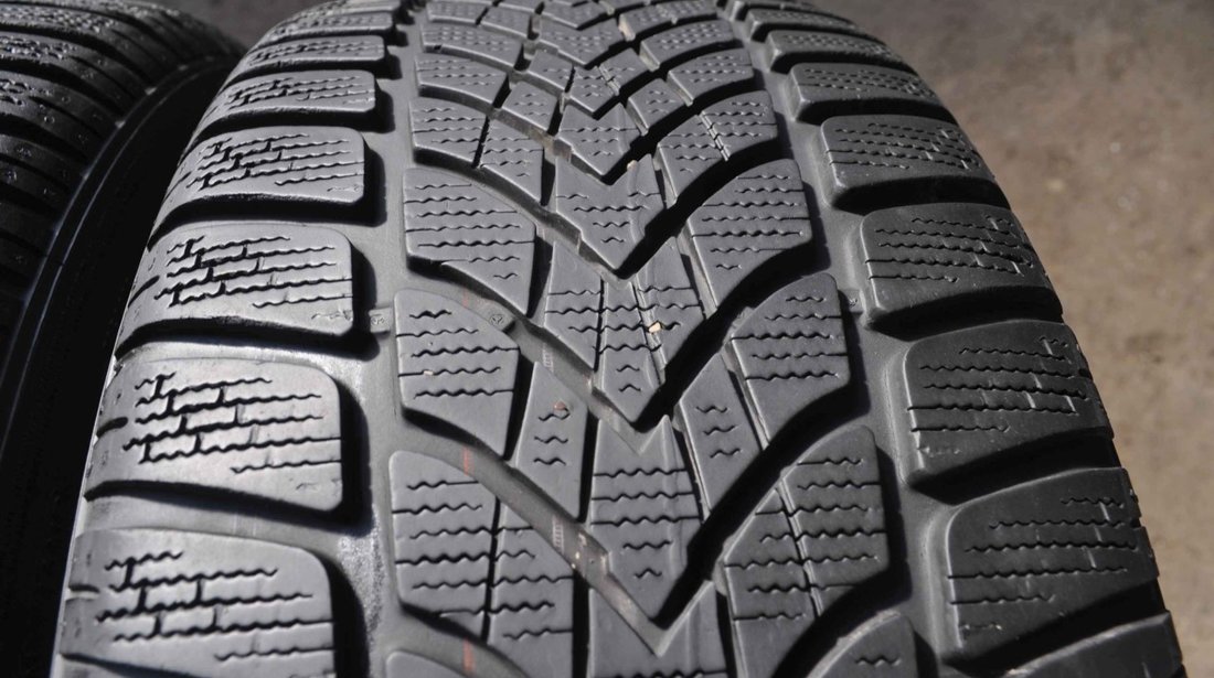 SET 4 Anvelope Iarna 225/40 R18 DUNLOP SP Winter Sport 4D 92V - XL