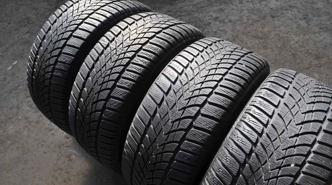 SET 4 Anvelope Iarna 225/40 R18 DUNLOP SP Winter Sport 4D 92V - XL