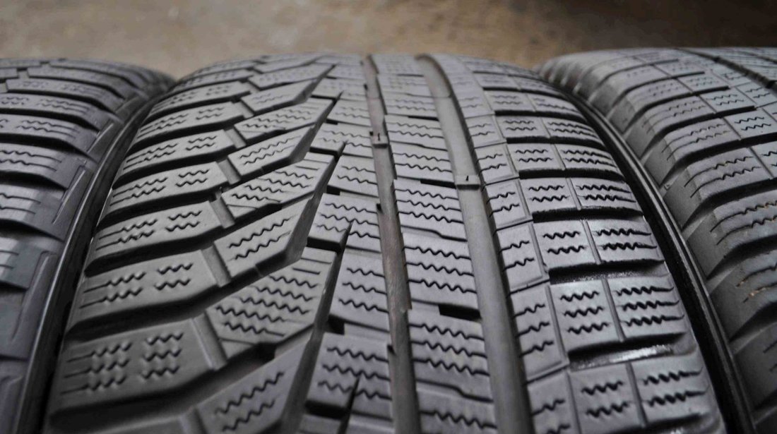 SET 4 Anvelope Iarna 225/40 R18 HANKOOK Winter Icept evo 2