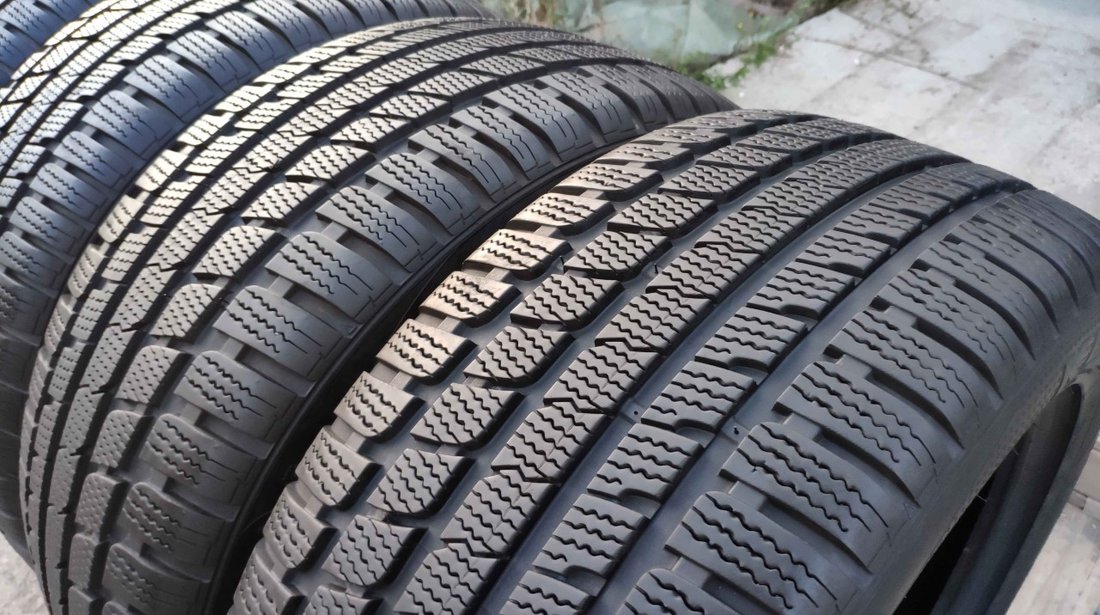 SET 4 Anvelope Iarna 235/50 R17 KUMHO IZEN KW27 100V