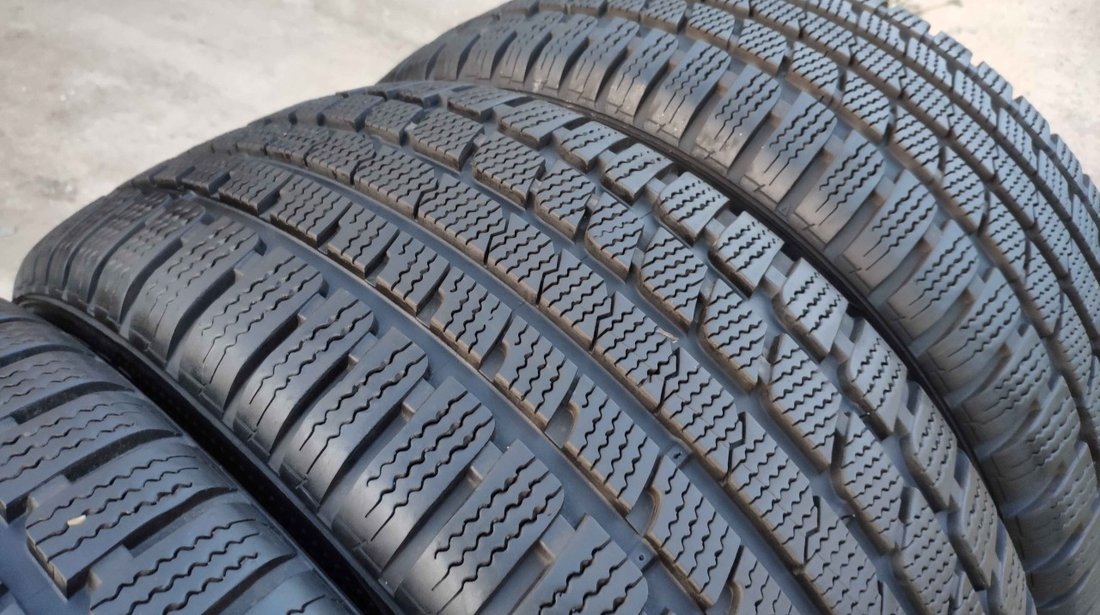 SET 4 Anvelope Iarna 235/50 R17 KUMHO IZEN KW27 100V