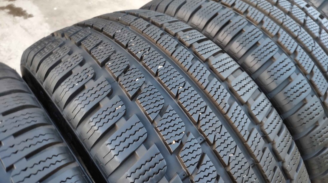 SET 4 Anvelope Iarna 235/50 R17 KUMHO IZEN KW27 100V