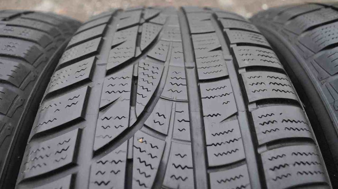 SET 4 Anvelope Iarna 235/60 R17 HANKOOK WINTER ICEPT EVO 102H