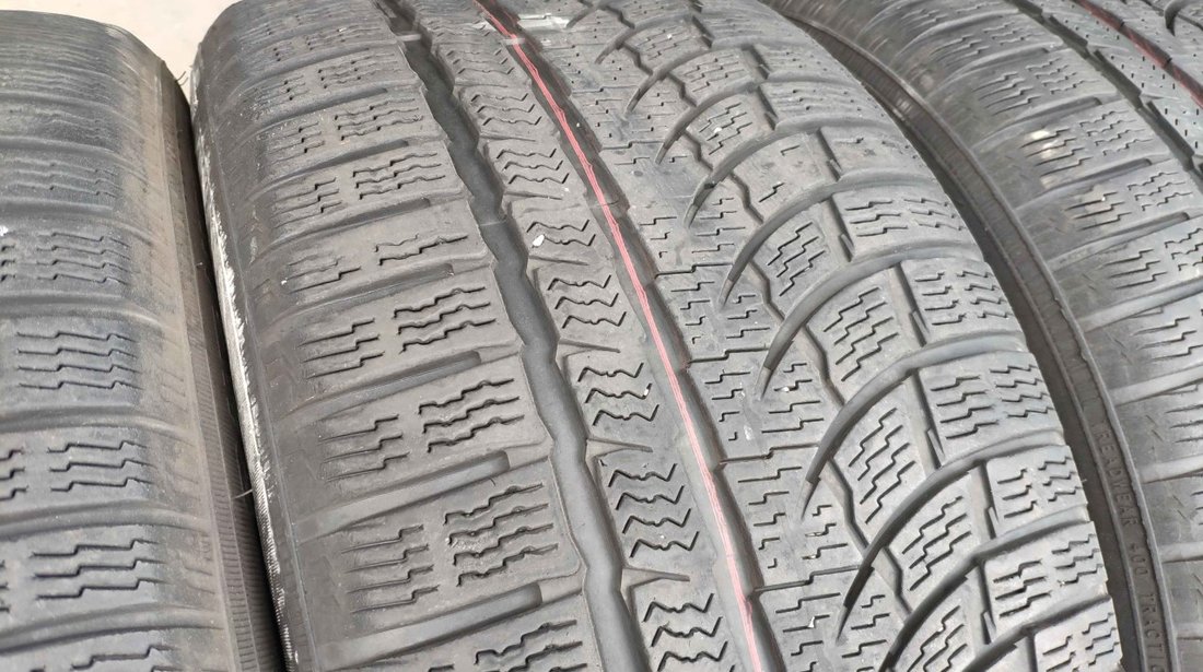 SET 4 Anvelope Iarna 245/45 R17 NOKIAN WR A4 99V - XL