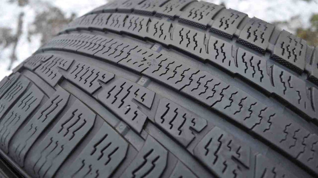 SET 4 Anvelope Iarna 245/45 R18 NOKIAN WR A3 100V - XL