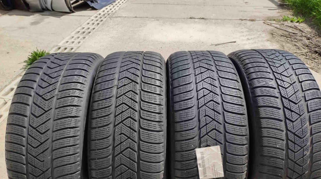 SET 4 Anvelope Iarna 255/50 R19 PIRELLI SCORPION WINTER 105V - Runflat