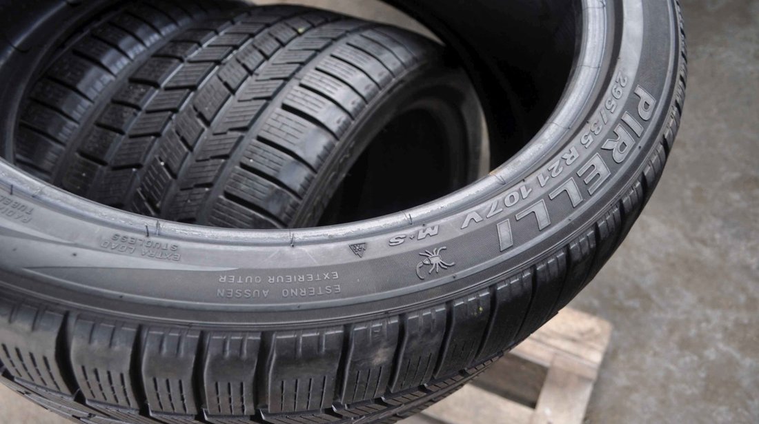 SET 4 Anvelope Iarna 295/35 R21 PIRELLI Scorpion Ice&Snow 107V