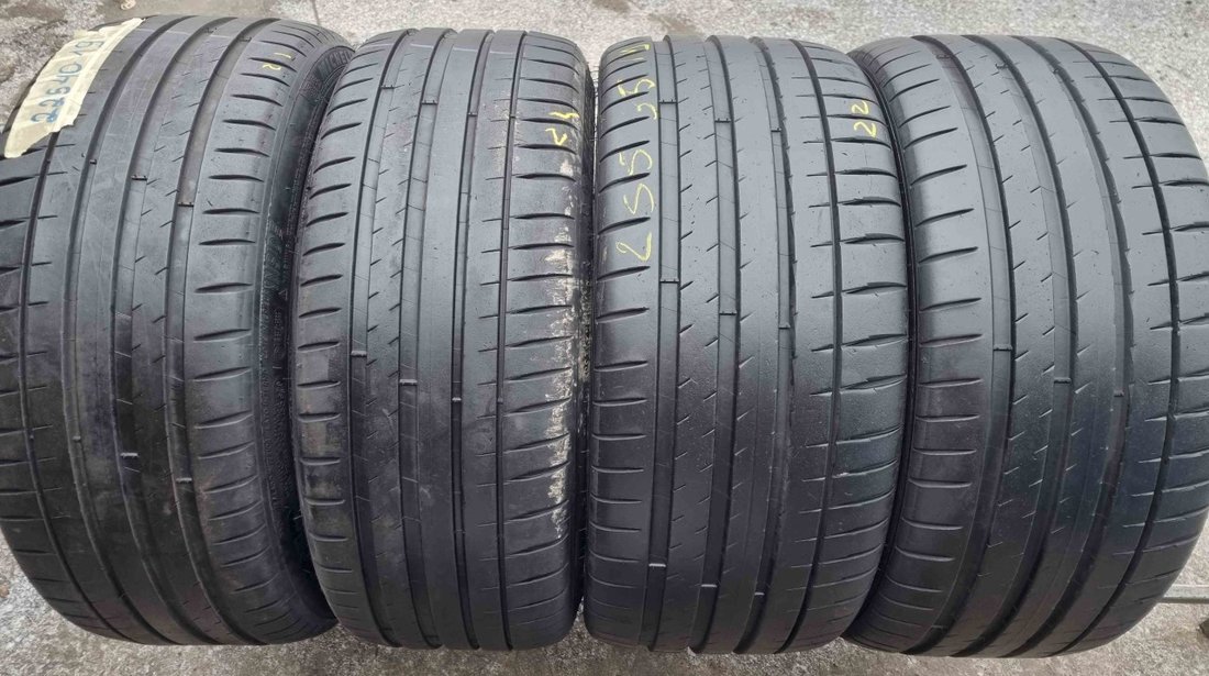 SET 4 Anvelope Vara 225/40 R19 + 255/35 R19 MICHELIN Pilot Sport 4