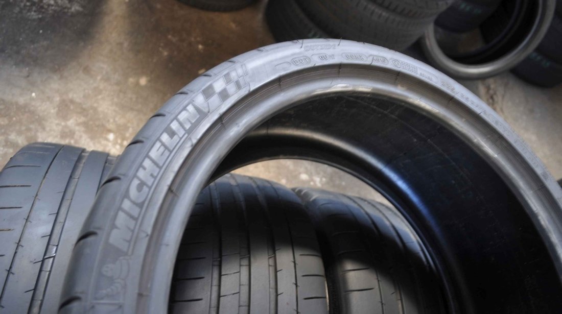 SET 4 Anvelope Vara 235/35 R19 MICHELIN PILOT SUPER SPORT 91Y